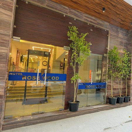 Rosewood Suites A Family Hotel Near Delhi Airport Nueva Delhi Exterior foto