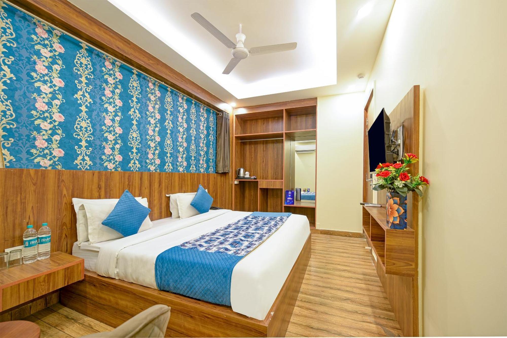 Rosewood Suites A Family Hotel Near Delhi Airport Nueva Delhi Exterior foto